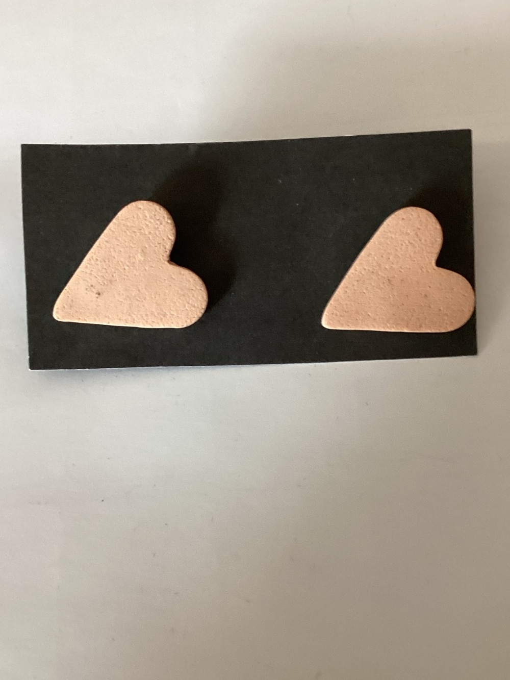 Heart Shaped‎ Stud Earrings in Light Peach